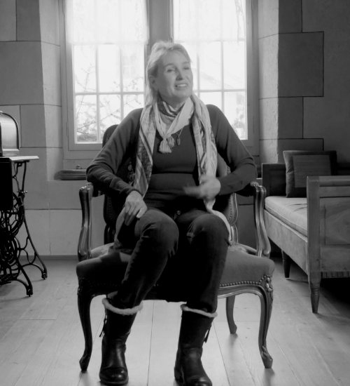 Screen capture of a video testimony in the En eaux troubles exhibition (2 of 8)