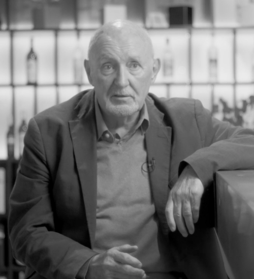 Screen capture of a video testimony in the En eaux troubles exhibition (3 of 8)
