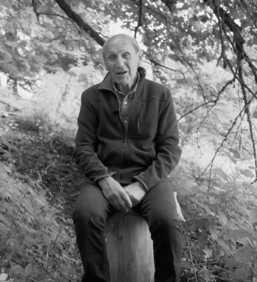 Screen capture of a video testimony in the En eaux troubles exhibition (5 of 8)